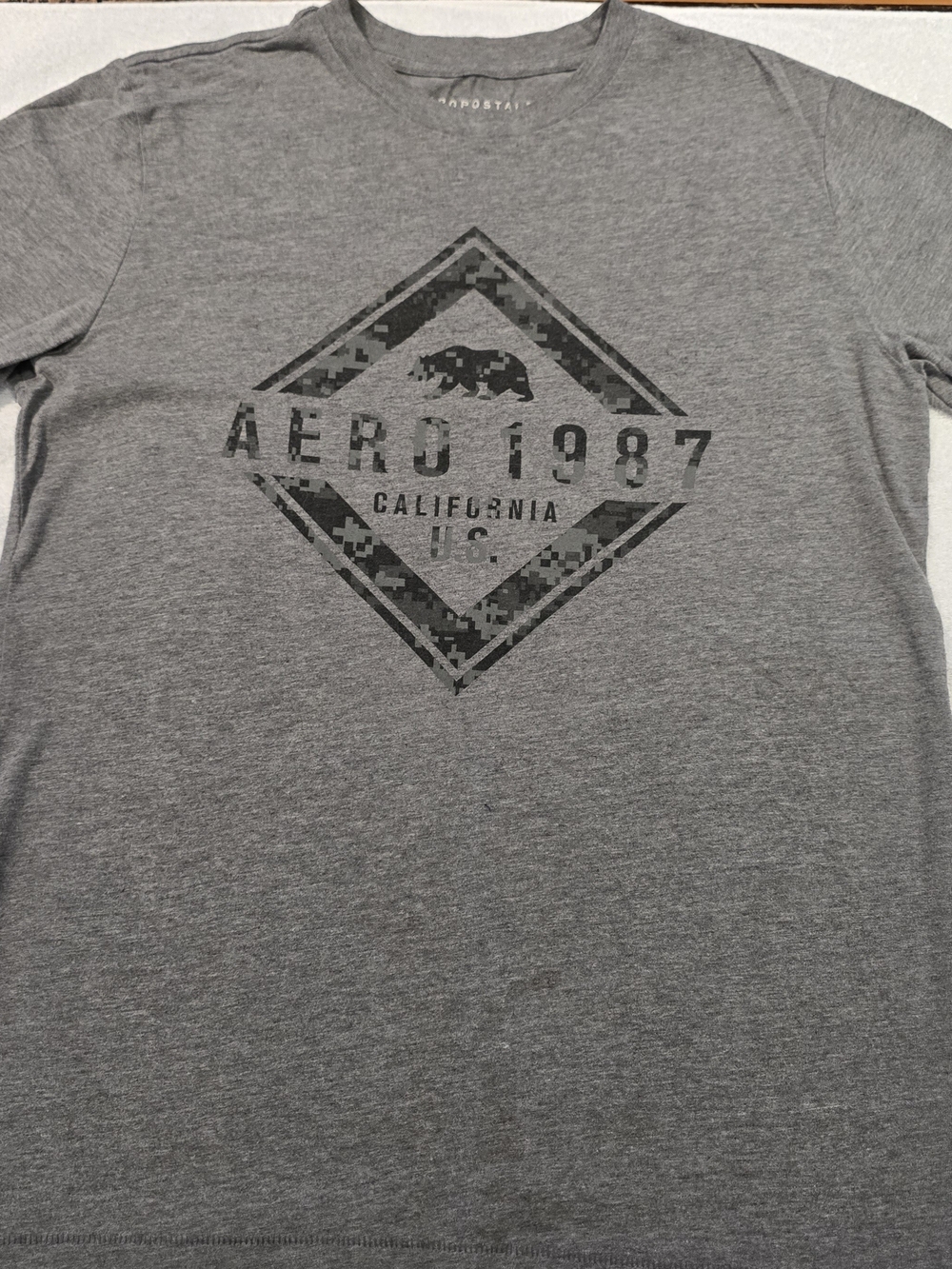 Aeropostale Gray 'Aero 1987 California' Crew Neck Tee Size Small